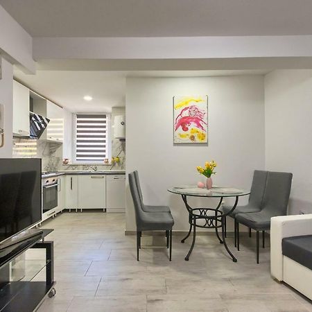 Old Town Apartments In City Center Pula Luaran gambar