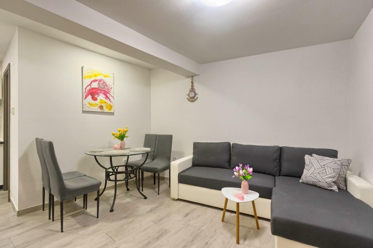 Old Town Apartments In City Center Pula Luaran gambar