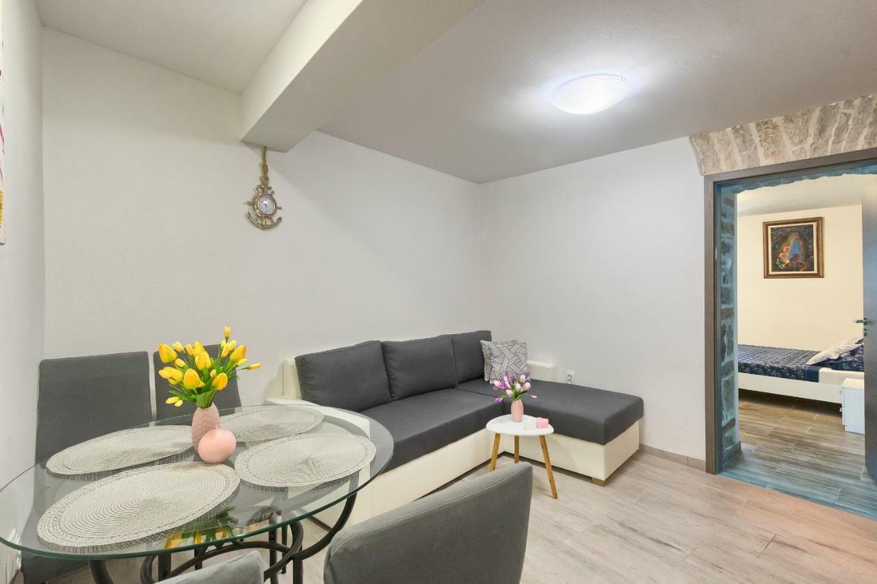Old Town Apartments In City Center Pula Luaran gambar