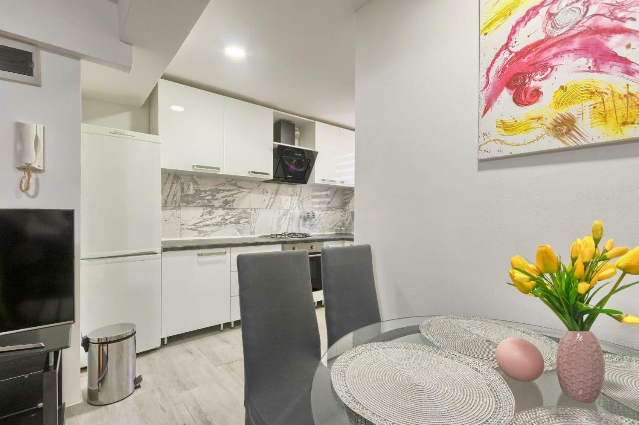 Old Town Apartments In City Center Pula Luaran gambar